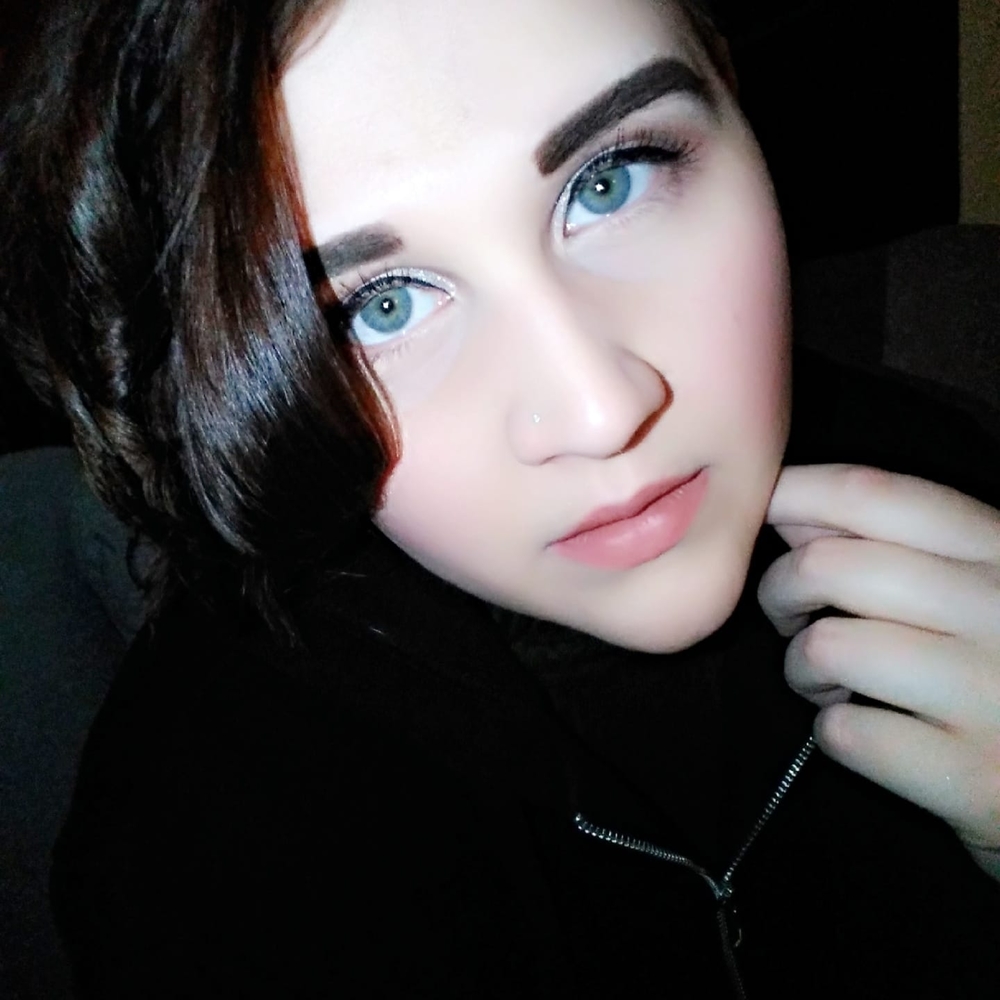 Meet your Posher, Hali